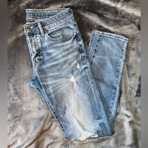 American Eagle Next Level Airflex distressed Skinny Jean. Size 31x32